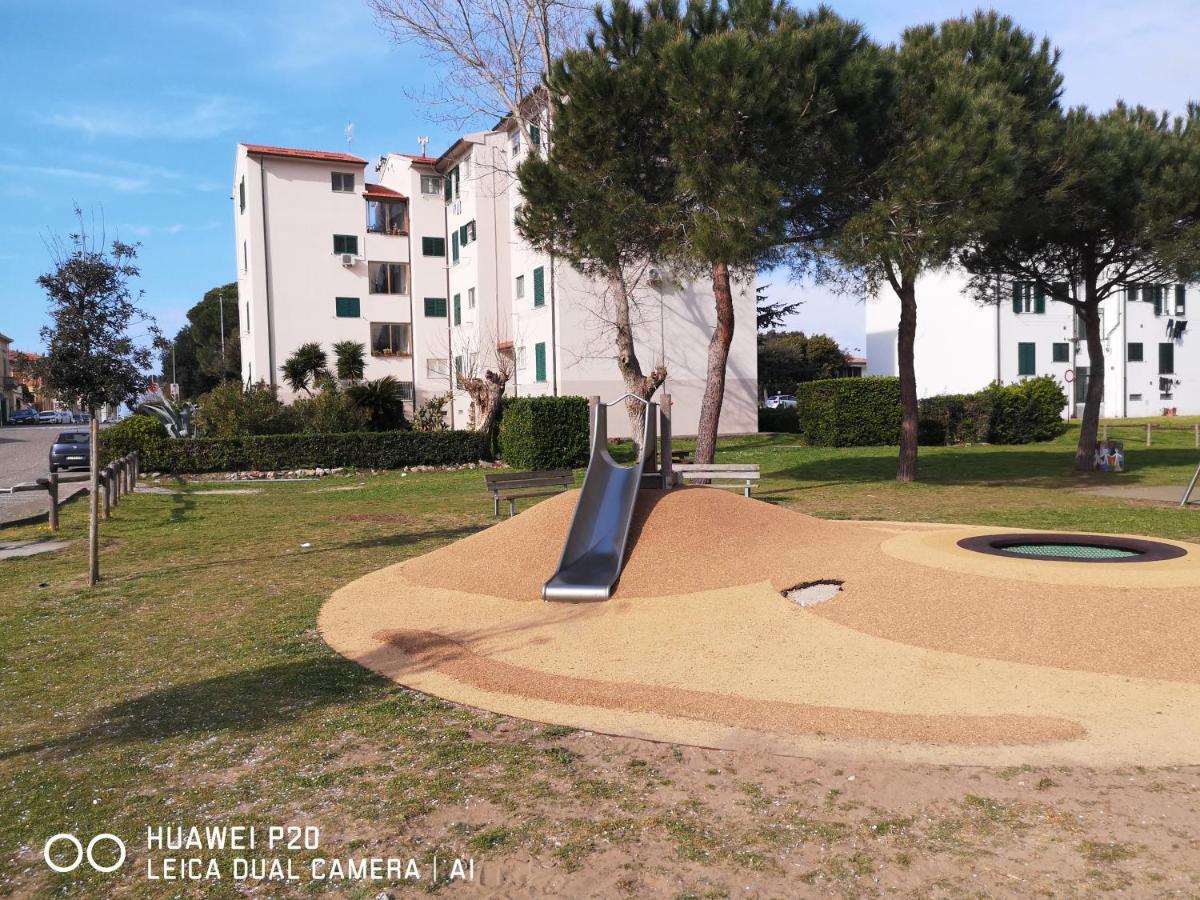 Appartamento bilocale Marina di Pisa Esterno foto